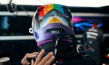 Hamilton usa capacete de arco-íris em treino no GP do Catar