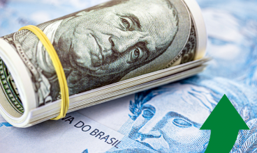 Dólar Fecha o Ano de 2021 em Alta de 7% e o Dia em R$5,57