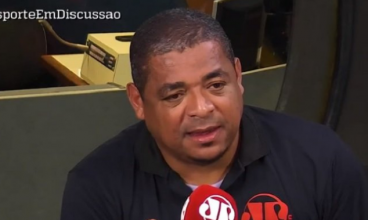 Vampeta revela três ex-jogadores da seleção de 2002 que não estão no grupo de WhatsApp do Penta: ‘Entrego mesmo’