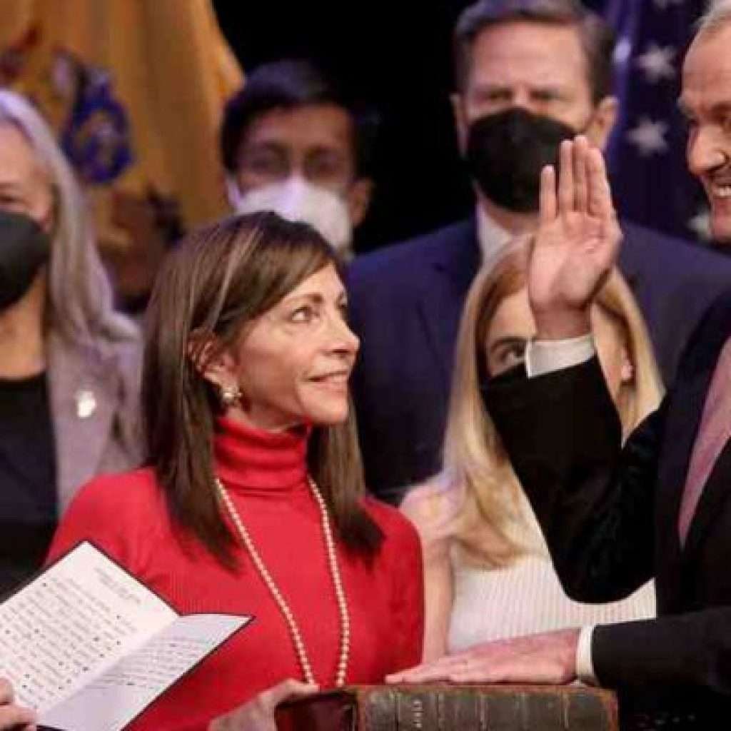 phil-murphy-toma-posse-mais-uma-vez-como-governador-de-new-jersey