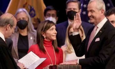 Phil Murphy toma posse mais uma vez como governador de New Jersey