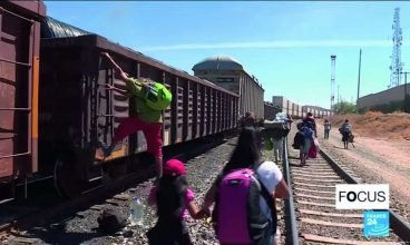 Patrulha de Fronteira encontra 25 imigrantes trancados em vagões de trem em ocorrências separadas