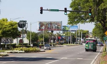 Ladrões se passam por turistas e roubam US$ 40.000 em lojas na International Drive