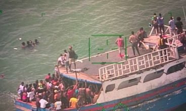 Barco encalha no Sul da Flórida com mais de 150 imigrantes, diz guarda costeira