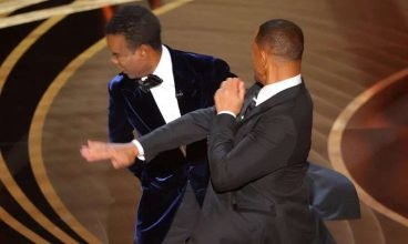 Will Smith dá tapa na cara de Chris Rock durante o Oscar 2022