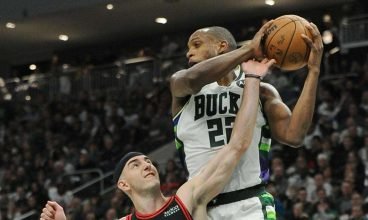 Relatório: A estrela do Bucks, Khris Middleton, sofre uma entorse no ligamento cruzado anterior contra o Bulls