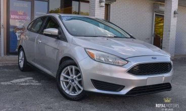 2015 Ford Focus · SE Hatchback 4D