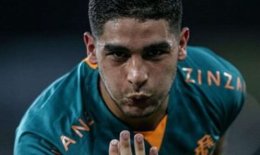 Fernando Diniz quer a volta de atacante emprestado pelo Fluminense a clube do Oriente Médio