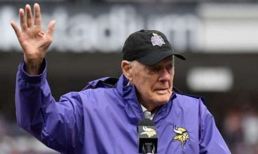 Bud Grant pede que a NFL mude as regras para reduzir ajoelhadas, fair catchs e touchbacks