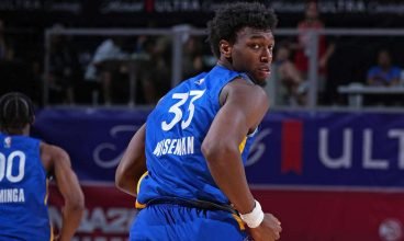 Jonathan Kuminga, do Warriors, espera jogar com James Wiseman por '10-15 anos'