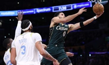 Celtics consegue vitória selvagem no OT depois de trocar colapsos no 4º quarto com o Lakers