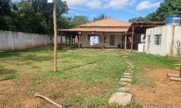 Vendo chácara medindo 3000²  , 20 de frente por 150 de lateral no Distrito Indus