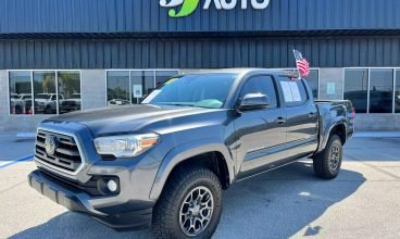 Essa 2018 TOYOTA TACOMA é uma excelente pickup de tamanho médio com desempenho c