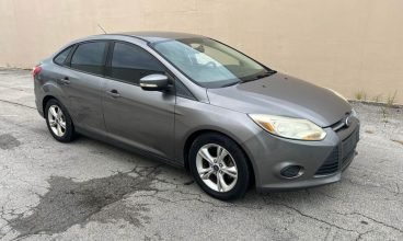 2014 FORD FOCUS SE AUTOMATICO 140K MILHAS CLEAN TITLE APENAS $3800 (978)821-8475