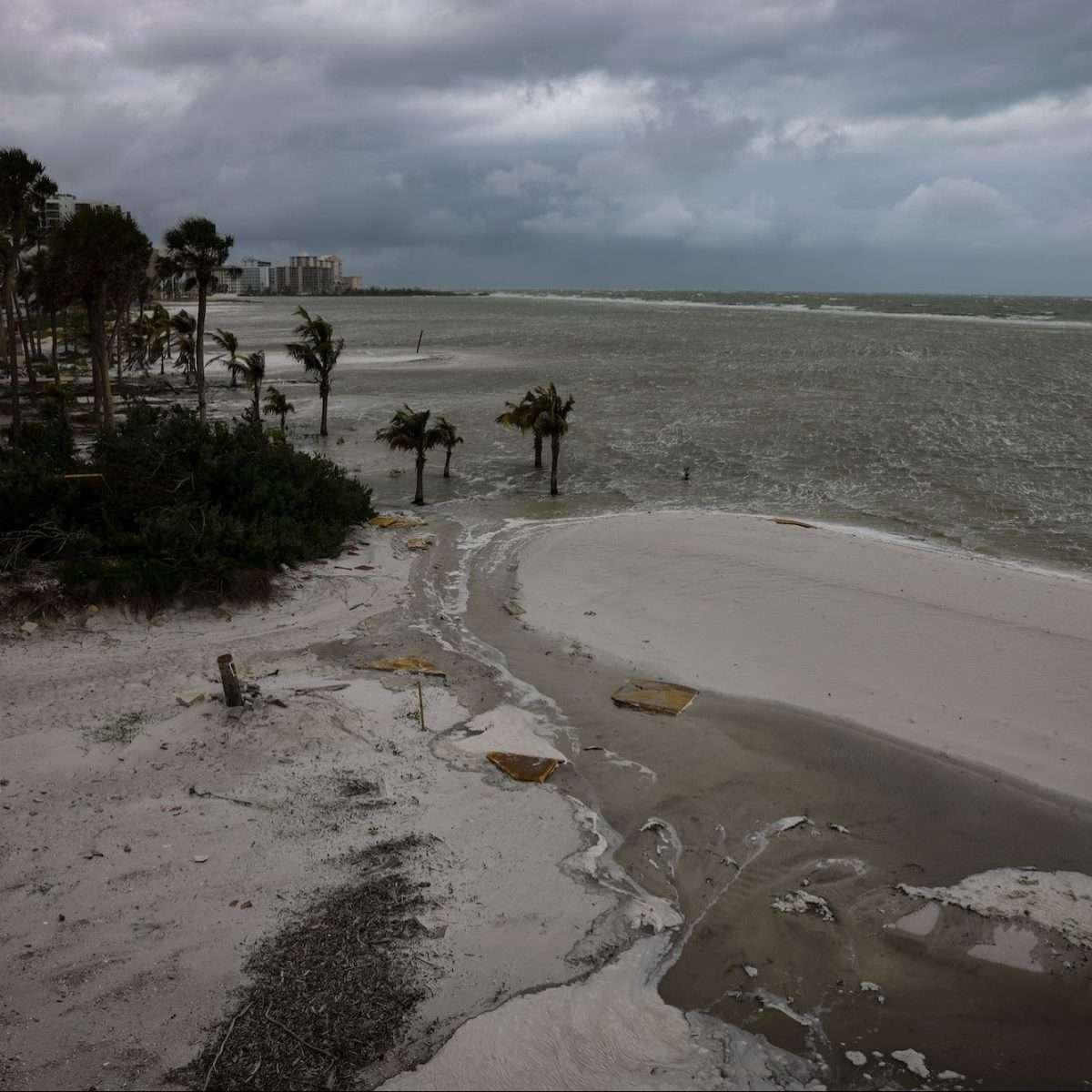 Aeroportos, centenas de voos cancelados como preparação da Costa do Golfo para o furacão Idalia