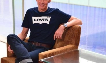 O CEO da Levi Strauss diz que seu 'maior arrependimento' é não ter demitido mais pessoas antes: 'Eu segurei alguém por mais tempo do que deveria'