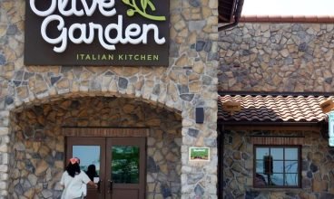 'Mudança de vida': TikTokers descobrem que você pode comprar praticamente qualquer coisa no Olive Garden – incluindo raladores de queijo