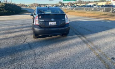 Vende-se Ágio Toyota Prius Hybrid 2015 todo revisado $5.500