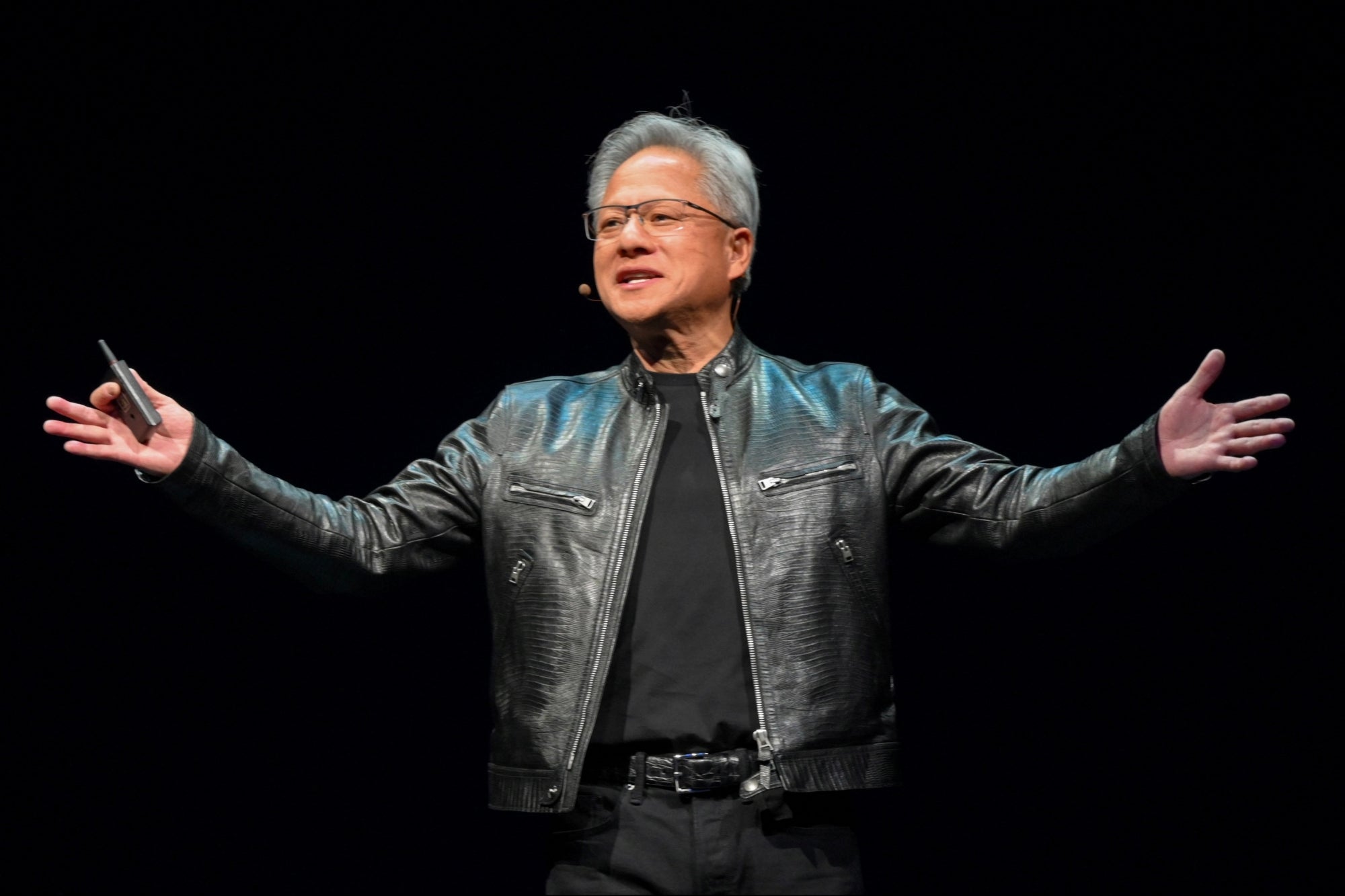 Em apenas 5 palavras, o CEO da Nvidia, Jensen Huang, resumiu a estratégia de domínio do chip AI da empresa