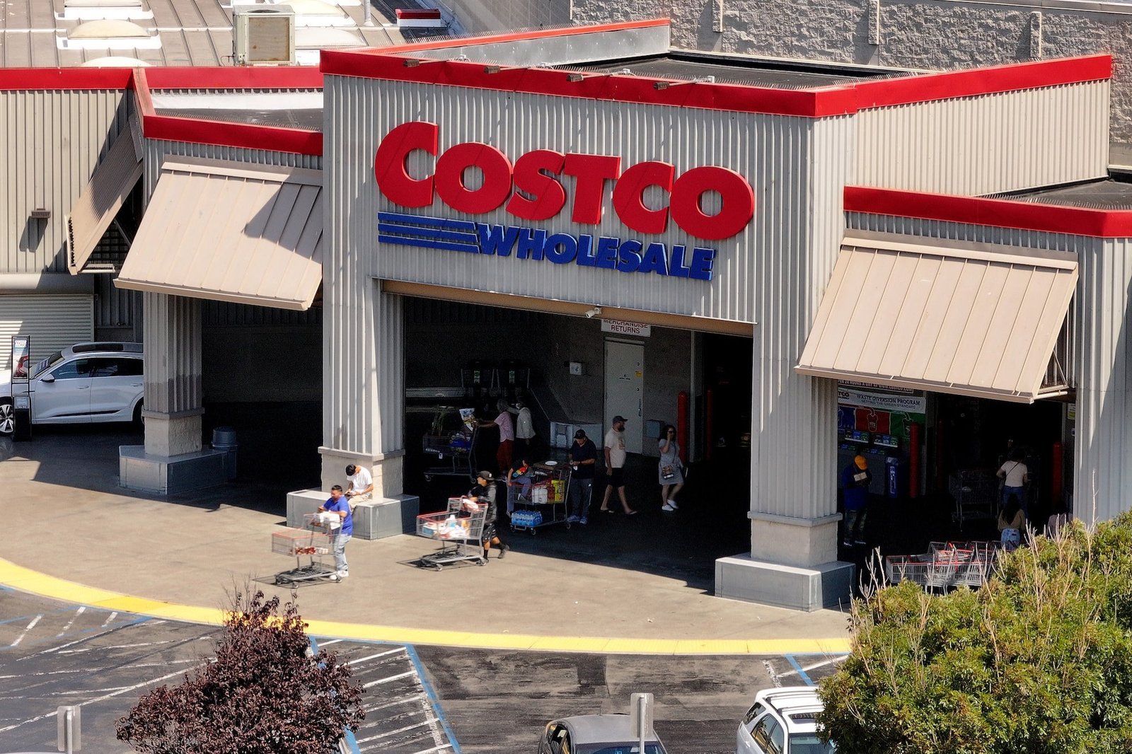 Alguns itens da Costco podem ser mais caros se você comprar online em vez de na loja – aqui está o porquê