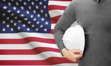 Por que grandes redes nos EUA contratam funcionários sem fluência em inglês?